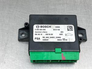 Gebruikte Module PDC Peugeot 208 I (CA/CC/CK/CL) 1.4 16V Prijs € 50,00 Margeregeling aangeboden door Gebr Opdam B.V.