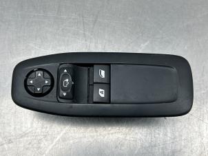 Gebruikte Raam schakelaar elektrisch Peugeot 208 I (CA/CC/CK/CL) 1.4 16V Prijs € 50,00 Margeregeling aangeboden door Gebr Opdam B.V.