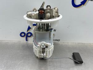 Gebruikte Benzinepomp Peugeot 208 I (CA/CC/CK/CL) 1.4 16V Prijs € 50,00 Margeregeling aangeboden door Gebr Opdam B.V.
