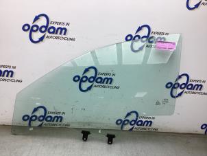 Gebruikte Deurruit 4Deurs links-voor Kia Stonic (YB) 1.0i T-GDi 12V Eco-Dynamics+ Prijs € 50,00 Margeregeling aangeboden door Gebr Opdam B.V.