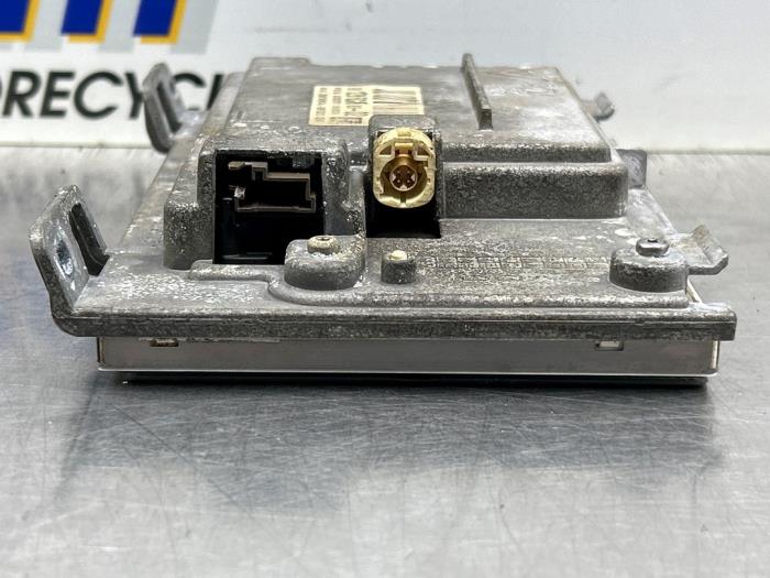 Display Multi Media regelunit van een Peugeot 208 I (CA/CC/CK/CL) 1.4 16V 2012