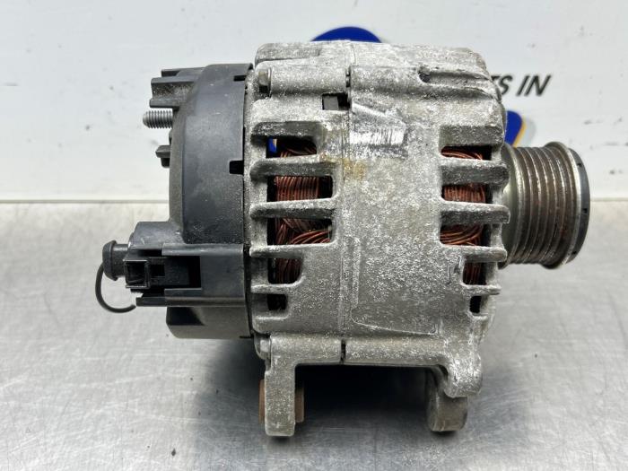 Gebruikte Dynamo Volkswagen Touran (1T3) 1.6 TDI 16V Prijs € 125,00 Margeregeling aangeboden door Gebr Opdam B.V.
