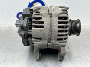 Gebruikte Alternator Volkswagen Polo IV (9N1/2/3) 1.4 16V 75 Prijs € 60,00 Margeregeling aangeboden door Gebr Opdam B.V.