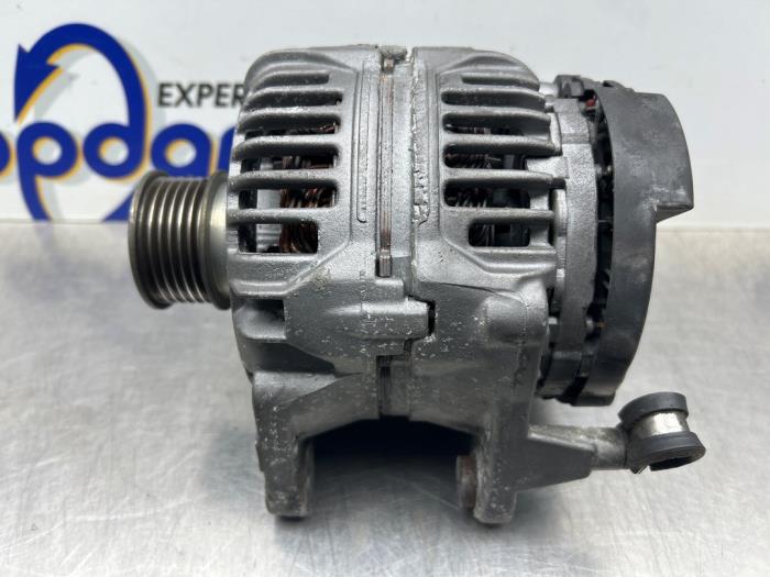 Gebruikte Dynamo Volkswagen Polo IV (9N1/2/3) 1.4 16V Prijs € 40,00 Margeregeling aangeboden door Gebr Opdam B.V.