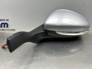 Gebruikte Spiegel Buiten links Peugeot 208 I (CA/CC/CK/CL) 1.2 Vti 12V PureTech 82 Prijs € 125,00 Margeregeling aangeboden door Gebr Opdam B.V.