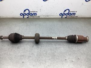 Gebruikte Aandrijfas rechts-voor Dacia Sandero I (BS) 1.2 16V Prijs € 50,00 Margeregeling aangeboden door Gebr Opdam B.V.