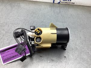 Gebruikte Benzinepomp Mercedes E (W213) E-300 e 2.0 Turbo 16V Prijs € 60,50 Inclusief btw aangeboden door Gebr Opdam B.V.