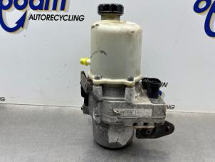 Gebruikte Servopomp Dacia Logan MCV (KS) 1.6 16V Flexifuel Prijs € 250,00 Margeregeling aangeboden door Gebr Opdam B.V.