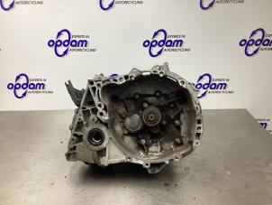 Gebruikte Versnellingsbak Dacia Logan MCV (KS) 1.6 16V Prijs € 250,00 Margeregeling aangeboden door Gebr Opdam B.V.