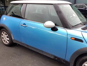Gebruikte Portier 2Deurs rechts BMW Mini One/Cooper (R50) 1.6 16V Cooper Prijs € 150,00 Margeregeling aangeboden door Gebr Opdam B.V.
