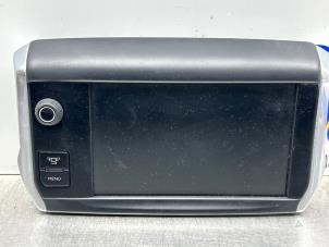 Gebruikte Display Multi Media regelunit Peugeot 208 I (CA/CC/CK/CL) 1.2 Vti 12V PureTech 82 Prijs € 225,00 Margeregeling aangeboden door Gebr Opdam B.V.