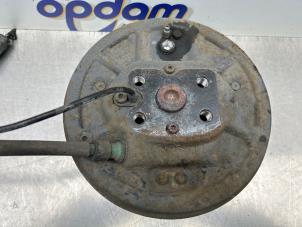 Gebruikte Remtrommel achter Citroen C4 Cactus (0B/0P) 1.2 PureTech 82 12V Prijs € 60,00 Margeregeling aangeboden door Gebr Opdam B.V.