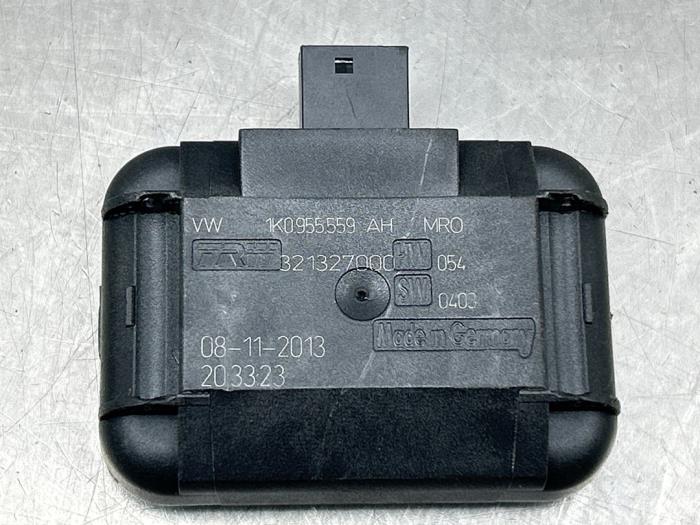Gebruikte Sensor regen Volkswagen Polo V (6R) 1.4 TSI 16V BlueGT Prijs € 40,00 Margeregeling aangeboden door Gebr Opdam B.V.