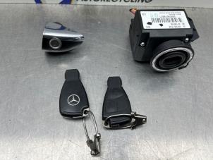 Gebruikte Elektronisch kontaktslot Mercedes B (W245) 1.5 B-150 16V Prijs € 250,00 Margeregeling aangeboden door Gebr Opdam B.V.