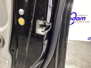 Gebruikte Deurslot Mechaniek 4Deurs rechts-voor Mercedes B (W245) 1.5 B-150 16V Prijs op aanvraag aangeboden door Gebr Opdam B.V.