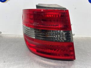 Gebruikte Achterlicht links Mercedes B (W245) 1.5 B-150 16V Prijs € 50,00 Margeregeling aangeboden door Gebr Opdam B.V.