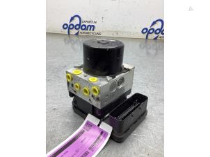 Gebruikte ABS Pomp Volvo V70 (BW) 1.6 DRIVe,D2 Prijs € 175,00 Margeregeling aangeboden door Gebr Opdam B.V.