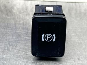 Gebruikte Schakelaar handrem Volkswagen Passat (3C2) 2.0 FSI 16V Prijs € 25,00 Margeregeling aangeboden door Gebr Opdam B.V.