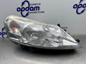 Gebruikte Rechter Koplamp Peugeot Expert (G9) 2.0 HDiF 16V 130 Prijs € 75,00 Margeregeling aangeboden door Gebr Opdam B.V.