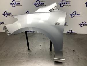 Gebruikte Scherm links-voor Mazda 5 (CR19) 1.8i 16V Prijs € 75,00 Margeregeling aangeboden door Gebr Opdam B.V.