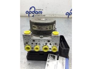 Gebruikte ABS Pomp Ford Fiesta 7 1.0 EcoBoost 12V 100 Prijs € 250,00 Margeregeling aangeboden door Gebr Opdam B.V.