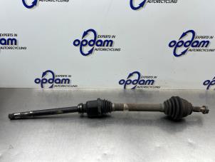 Gebruikte Aandrijfas rechts-voor Peugeot Partner (GC/GF/GG/GJ/GK) 1.6 BlueHDI 75 Prijs € 60,00 Margeregeling aangeboden door Gebr Opdam B.V.