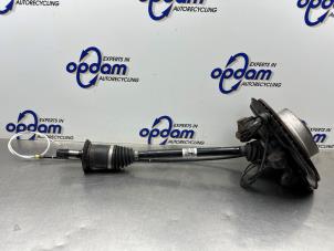 Gebruikte Fusee links-achter BMW 3 serie (F30) 320i 2.0 16V Prijs € 225,00 Margeregeling aangeboden door Gebr Opdam B.V.