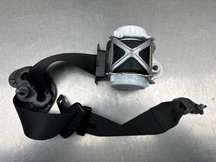 Veiligheidsgordel links-voor van een BMW 3 serie (F30) 320i 2.0 16V 2018