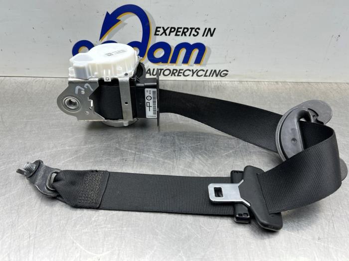 Veiligheidsgordel links-voor van een BMW 3 serie (F30) 320i 2.0 16V 2018