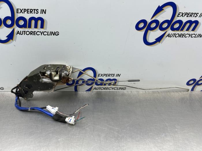 Deurslot Mechaniek 4Deurs links-voor van een Suzuki Wagon-R+ (RB) 1.3 16V 2001