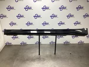 Gebruikte Sideskirt links BMW 3 serie (F30) 320i 2.0 16V Prijs € 75,00 Margeregeling aangeboden door Gebr Opdam B.V.