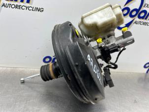 Gebruikte Rembekrachtiger Volkswagen Golf V (1K1) 2.0 FSI 16V Prijs € 125,00 Margeregeling aangeboden door Gebr Opdam B.V.