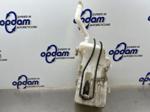 Gebruikte Ruitensproeiertank voor Mitsubishi Colt (Z2/Z3) 1.3 16V Prijs € 40,00 Margeregeling aangeboden door Gebr Opdam B.V.