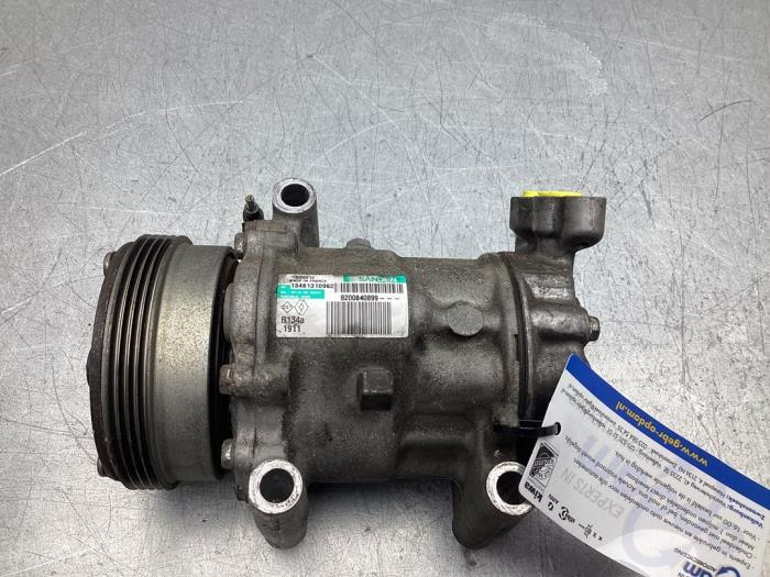 Aircopomp van een Dacia Sandero I (BS) 1.2 16V 2010