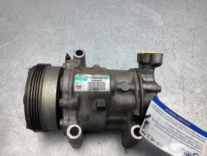 Gebruikte Pomp Airco Dacia Sandero I (BS) 1.2 16V Prijs € 100,00 Margeregeling aangeboden door Gebr Opdam B.V.