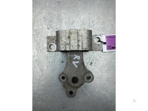 Gebruikte Motorsteun Dacia Sandero I (BS) 1.2 16V Prijs € 25,00 Margeregeling aangeboden door Gebr Opdam B.V.