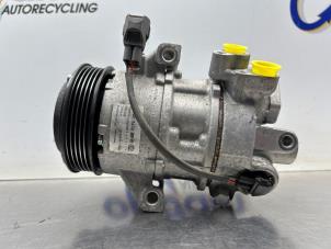 Gebruikte Aircopomp Mitsubishi Colt (Z2/Z3) 1.3 16V Prijs € 200,00 Margeregeling aangeboden door Gebr Opdam B.V.