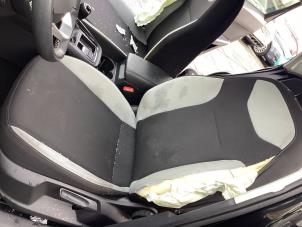 Gebruikte Armleuning Seat Ateca (5FPX) 1.0 TSI 12V Prijs op aanvraag aangeboden door Gebr Opdam B.V.