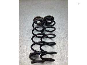 Gebruikte Veerschroef achter Mazda CX-3 (DJ/DK) 2.0 SkyActiv-G 121 Prijs € 50,00 Margeregeling aangeboden door Gebr Opdam B.V.