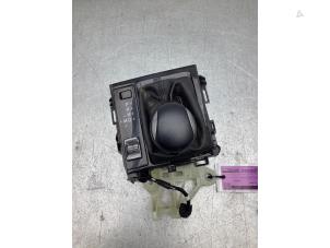 Gebruikte Pook Mazda CX-3 (DJ/DK) 2.0 SkyActiv-G 121 Prijs € 100,00 Margeregeling aangeboden door Gebr Opdam B.V.