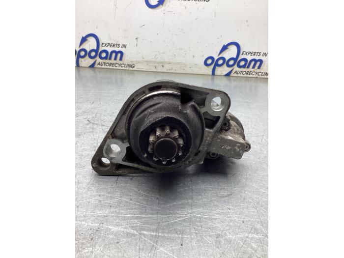 Startmotor van een Seat Ibiza III (6L1) 1.4 TDI 80 2008