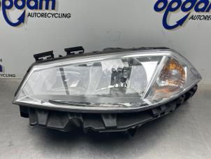 Gebruikte Koplamp links Renault Megane II (BM/CM) 1.6 16V Prijs € 40,00 Margeregeling aangeboden door Gebr Opdam B.V.