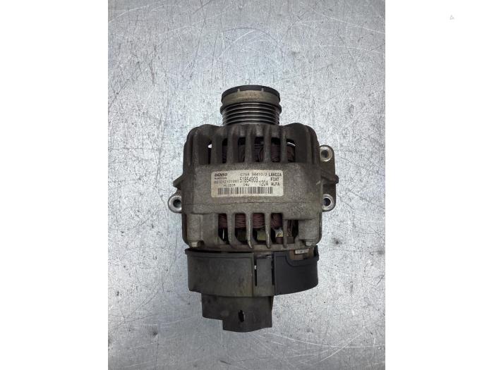 Gebruikte Dynamo Fiat 500 (312) 0.9 TwinAir 85 Prijs € 50,00 Margeregeling aangeboden door Gebr Opdam B.V.