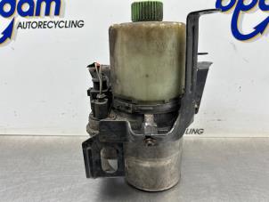 Gebruikte Pomp Servo Seat Ibiza III (6L1) 1.4 16V 100 Prijs € 150,00 Margeregeling aangeboden door Gebr Opdam B.V.