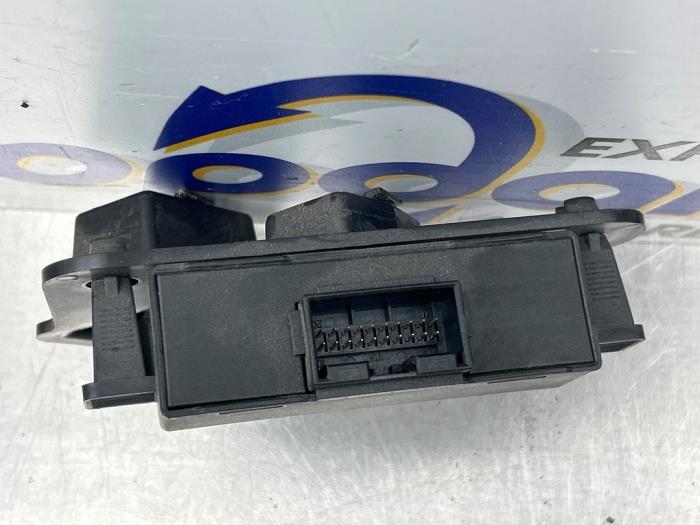 Gateway module van een Skoda Fabia II Combi 1.2 TDI 12V Greenline 2012