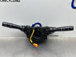 Gebruikte Licht + Raw Schakelaar Peugeot 107 1.0 12V Prijs € 40,00 Margeregeling aangeboden door Gebr Opdam B.V.