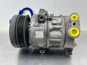 Gebruikte Pomp Airco Opel Corsa D 1.4 16V Twinport Prijs € 100,00 Margeregeling aangeboden door Gebr Opdam B.V.