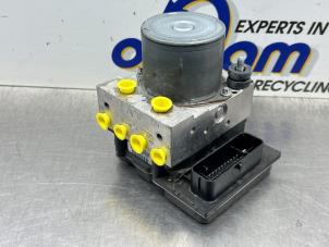 Gebruikte ABS Pomp Opel Corsa D 1.4 16V Twinport Prijs € 375,00 Margeregeling aangeboden door Gebr Opdam B.V.