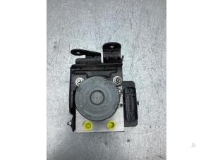 Gebruikte ABS Pomp Mercedes Vito Mixto (447.7) 2.2 119 CDI 16V BlueTEC Prijs € 225,00 Margeregeling aangeboden door Gebr Opdam B.V.