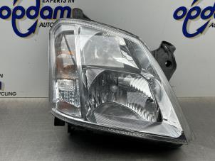Gebruikte Rechter Koplamp Opel Meriva 1.6 16V Prijs € 50,00 Margeregeling aangeboden door Gebr Opdam B.V.
